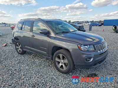 Czwarte zdjęcie samochodu z boku: 2016 JEEP COMPASS LATITUDE VIN:1C4NJDEB8GD793409 - miniatura