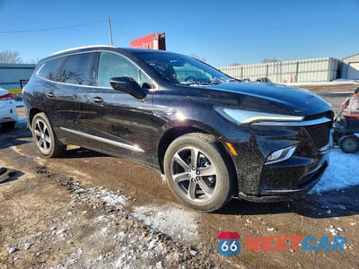 Czwarte zdjęcie samochodu z boku: 2022 BUICK ENCLAVE ESSENCE VIN:5GAERBKW9NJ165220 - miniatura