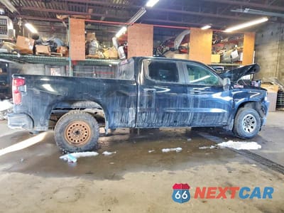 Trzecie zdjęcie samochodu z tyłu: 2023 CHEVROLET SILVERADO K1500 VIN:3GCUDAED2PG331983 - miniatura