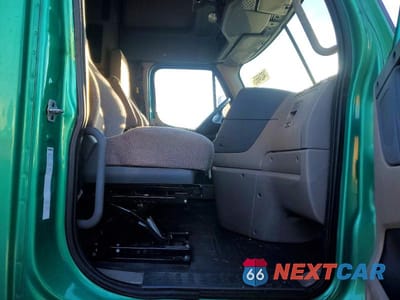 Zdjęcie 6 z 10 samochodu: 2018 FREIGHTLINER CASCADIA 125 SEMI TRUCK VIN:3AKJGLDR7JSJV0730 - miniatura