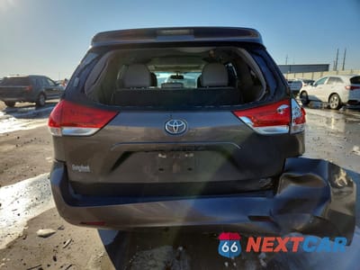 Zdjęcie 6 z 13 samochodu: 2013 TOYOTA SIENNA 4X4 VIN:5TDYK3DC6DS352523 - miniatura