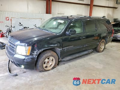 2011 CHEVROLET SUBURBAN C1500 LT 1GNSCJE05BR181780 - główne zdjęcie licytacji z USA - miniatura