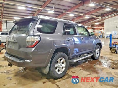 Trzecie zdjęcie samochodu z tyłu: 2016 TOYOTA 4RUNNER SR5 VIN:JTEBU5JR2G5328536 - miniatura