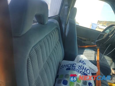 Zdjęcie 10 z 12 samochodu: 1992 GMC SIERRA C1500 VIN:1GTDC14KXNZ503631 - miniatura