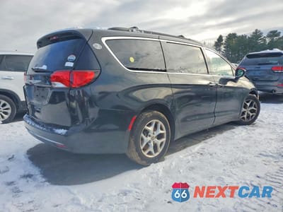 Trzecie zdjęcie samochodu z tyłu: 2017 CHRYSLER PACIFICA TOURING L VIN:2C4RC1BG3HR823859 - miniatura