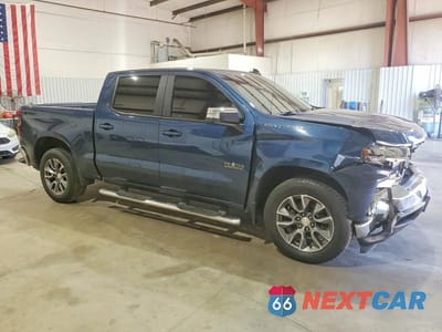 Czwarte zdjęcie samochodu z boku: 2019 CHEVROLET SILVERADO C1500 LT VIN:1GCPWCED2KZ301040 - miniatura