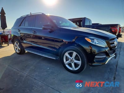 Czwarte zdjęcie samochodu z boku: 2018 MERCEDES-BENZ GLE 350 VIN:4JGDA5JB8JB172578 - miniatura