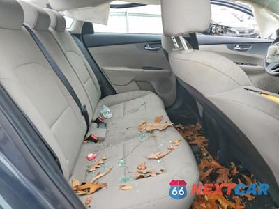 Zdjęcie 10 z 11 samochodu: 2020 KIA FORTE LXS VIN:3KPF24AD2LE224766 - miniatura