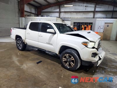 Czwarte zdjęcie samochodu z boku: 2016 TOYOTA TACOMA TRD SPORT VIN:3TMAZ5CN2GM004637 - miniatura