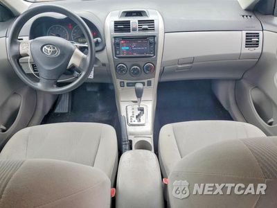 Zdjęcie 8 z 12 samochodu: 2013 TOYOTA COROLLA LE VIN:2T1BU4EE5DC940296 - miniatura