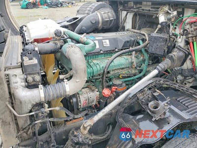 Zdjęcie 7 z 10 samochodu: 2017 VOLVO VN VNL VIN:4V4NC9EH3HN964949 - miniatura