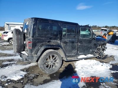 Trzecie zdjęcie samochodu z tyłu: 2022 JEEP WRANGLER UNLIMITED SAHARA VIN:1C4HJXEN5NW270309 - miniatura