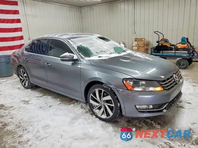 Czwarte zdjęcie samochodu z boku: 2015 VOLKSWAGEN PASSAT SEL VIN:1VWCV7A30FC027672 - miniatura