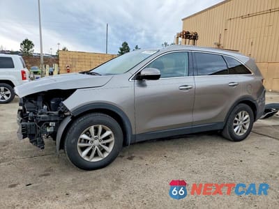 2016 KIA SORENTO LX 5XYPG4A38GG033049 - główne zdjęcie licytacji z USA - miniatura