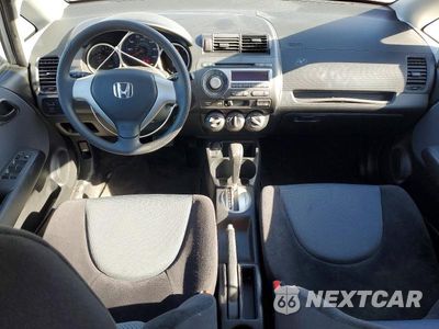 Zdjęcie 8 z 12 samochodu: 2008 HONDA FIT VIN:JHMGD38458S021842 - miniatura