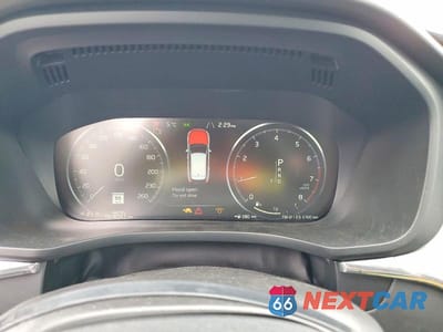 Zdjęcie 9 z 12 samochodu: 2020 VOLVO XC60 T6 MOMENTUM VIN:LYVA22RK9LB528416 - miniatura