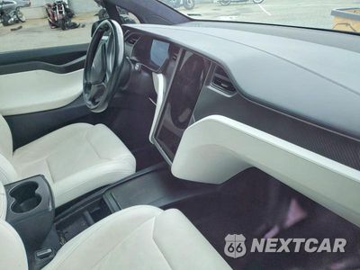 Zdjęcie 8 z 12 samochodu: 2018 TESLA MODEL X VIN:5YJXCBE43JF094827 - miniatura