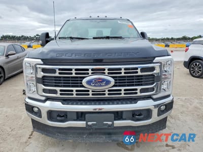 Piąte zdjęcie samochodu w środku: 2025 FORD F350 SUPER DUTY VIN:1FT8W3DT6SEC73750 - miniatura