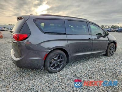 Trzecie zdjęcie samochodu z tyłu: 2020 CHRYSLER PACIFICA TOURING L PLUS VIN:2C4RC1EG8LR200483 - miniatura