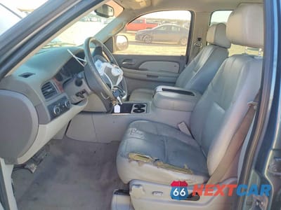 Zdjęcie 7 z 13 samochodu: 2008 CHEVROLET SUBURBAN K1500 LS VIN:3GNFK16318G209189 - miniatura