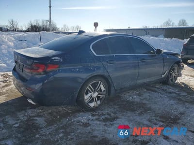 Trzecie zdjęcie samochodu z tyłu: 2021 BMW 530 XI VIN:WBA13BJ0XMWX19469 - miniatura