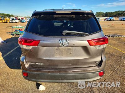 Zdjęcie 6 z 14 samochodu: 2017 TOYOTA HIGHLANDER LE VIN:5TDZZRFH5HS226140 - miniatura