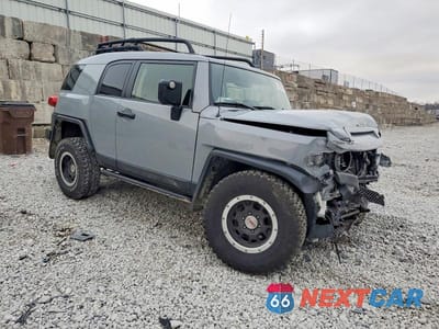Czwarte zdjęcie samochodu z boku: 2013 TOYOTA FJ CRUISER VIN:JTEBU4BF7DK159058 - miniatura