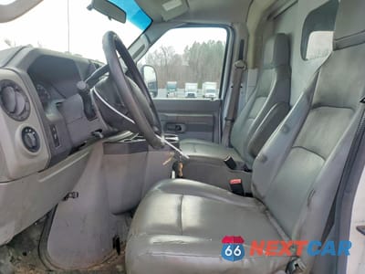 Zdjęcie 7 z 12 samochodu: 2015 FORD ECONOLINE E350 SUPER DUTY CUTAWAY VAN VIN:1FDWE3FL0FDA12581 - miniatura