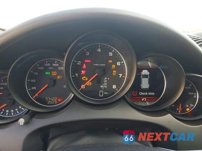 Zdjęcie 9 z 13 samochodu: 2016 PORSCHE CAYENNE VIN:WP1AA2A23GKA11892 - miniatura