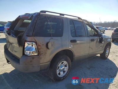 Trzecie zdjęcie samochodu z tyłu: 2002 FORD EXPLORER XLS VIN:1FMZU62E12UC77500 - miniatura