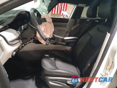 Zdjęcie 7 z 14 samochodu: 2024 JEEP COMPASS LATITUDE VIN:3C4NJDBN3RT598863 - miniatura