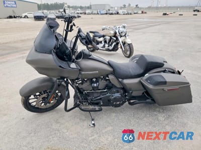 Trzecie zdjęcie samochodu z tyłu: 2019 HARLEY-DAVIDSON FLTRXS VIN:1HD1KTP13KB617963 - miniatura