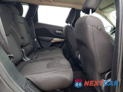 Zdjęcie 11 z 13 samochodu: 2017 JEEP CHEROKEE LATITUDE VIN:1C4PJLCB2HW628919 - miniatura