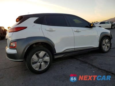 Trzecie zdjęcie samochodu z tyłu: 2021 HYUNDAI KONA SEL VIN:KM8K23AG1MU128984 - miniatura