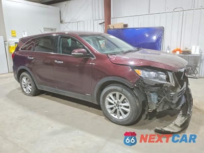 Czwarte zdjęcie samochodu z boku: 2019 KIA SORENTO LX VIN:5XYPGDA30KG564383 - miniatura