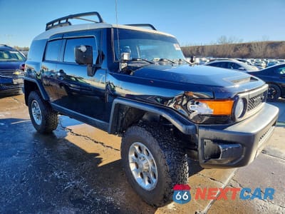 Czwarte zdjęcie samochodu z boku: 2012 TOYOTA FJ CRUISER VIN:JTEBU4BF9CK139103 - miniatura