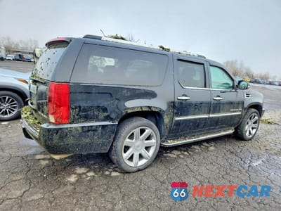 Trzecie zdjęcie samochodu z tyłu: 2013 CADILLAC ESCALADE ESV LUXURY VIN:1GYS4HEF9DR292588 - miniatura