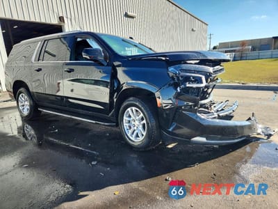 Czwarte zdjęcie samochodu z boku: 2024 CHEVROLET SUBURBAN K1500 LT VIN:1GNSKCKD8RR244189 - miniatura