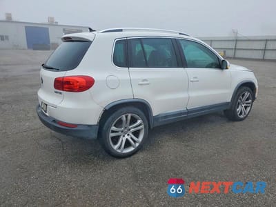 Trzecie zdjęcie samochodu z tyłu: 2013 VOLKSWAGEN TIGUAN S VIN:WVGAV3AX4DW569600 - miniatura