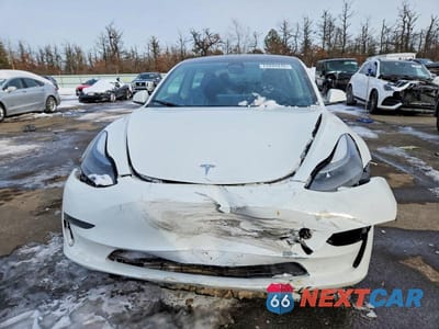 Piąte zdjęcie samochodu w środku: 2023 TESLA MODEL 3 VIN:5YJ3E1EA8PF554257 - miniatura