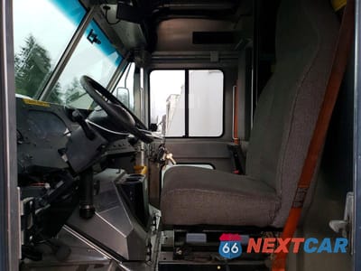 Zdjęcie 7 z 13 samochodu: 2019 FORD F-59 - STEP VAN *** CLEAN TITLE * PRIOR FLEET *** VIN:1FC3E4K67KDC48782 - miniatura