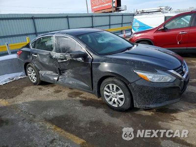 Czwarte zdjęcie samochodu z boku: 2017 NISSAN ALTIMA 2.5 VIN:1N4AL3APXHN360339 - miniatura