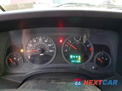 Zdjęcie 9 z 13 samochodu: 2008 JEEP COMPASS SPORT VIN:1J8FF47W68D552884 - miniatura