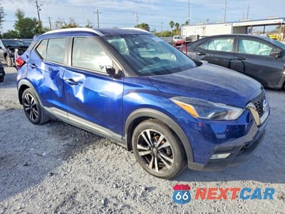 Czwarte zdjęcie samochodu z boku: 2019 NISSAN KICKS SR VIN:3N1CP5CU2KL495721 - miniatura