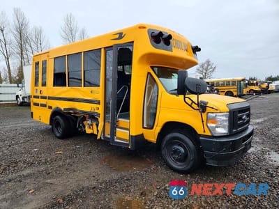 2025 FORD E450 SCHOOL BUS 1FDFE4FN0SDD04359 - główne zdjęcie licytacji z USA - miniatura