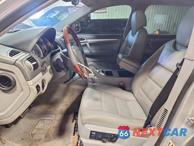 Zdjęcie 7 z 13 samochodu: 2008 PORSCHE CAYENNE TURBO VIN:WP1AC29P88LA90904 - miniatura