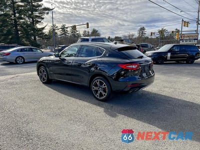 Trzecie zdjęcie samochodu z tyłu: 2018 MASERATI LEVANTE S LUXURY VIN:ZN661YUL8JX277691 - miniatura