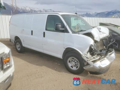 Czwarte zdjęcie samochodu z boku: 2022 CHEVROLET EXPRESS G2500 DELIVERY VAN VIN:1GCWGAF75N1213351 - miniatura