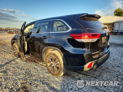 Drugie zdjęcie samochodu z przodu: 2018 TOYOTA HIGHLANDER LE VIN:5TDZZRFHXJS258328 - miniatura
