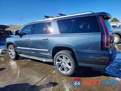 Drugie zdjęcie samochodu z przodu: 2019 CADILLAC ESCALADE ESV LUXURY VIN:1GYS4HKJ1KR321331 - miniatura